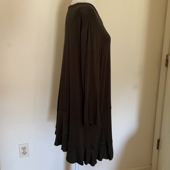 LOGO tunic  XL asymmetric hem w/ruffle. 3/4 sleeves dark olive - Picture 5 of 6